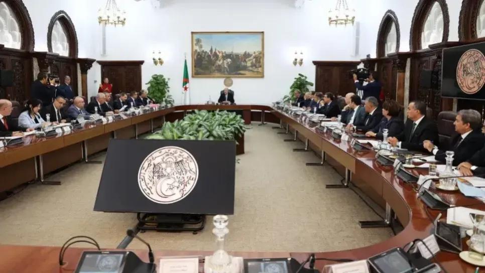 ترقية 11 مقاطعة إدارية إلى ولايات ترقية 11 مقاطعة إدارية إلى ولايات