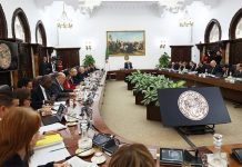 تبون يأمر بالتحضير لمشروع رفع الحد الأدنى للأجور ومنحة البطالة تبون يأمر بالتحضير لمشروع رفع الحد الأدنى للأجور ومنحة البطالة