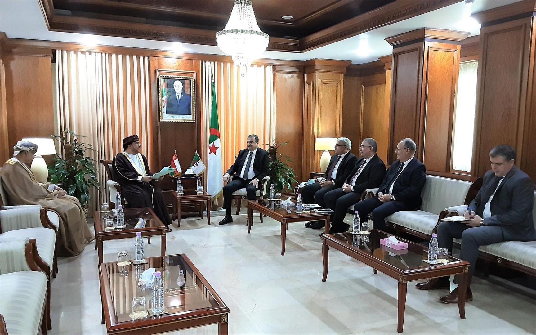 مباحثات جزائرية-عمانية لتطوير الاستثمارات النفطية في الجزائر مباحثات جزائرية-عمانية لتطوير الاستثمارات النفطية في الجزائر