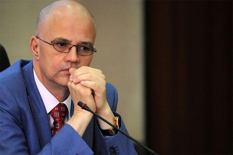 الوزير هدام وآخرون أمام القضاء مجددا في 30 نوفمبر الوزير هدام وآخرون أمام القضاء مجددا في 30 نوفمبر