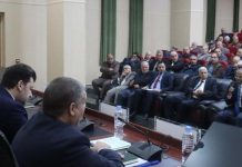 وزير الفلاحة يبحث مع منتجي الحبوب تحديات القطاع وحلول النهوض بالإنتاج وزير الفلاحة يبحث مع منتجي الحبوب تحديات القطاع وحلول النهوض بالإنتاج