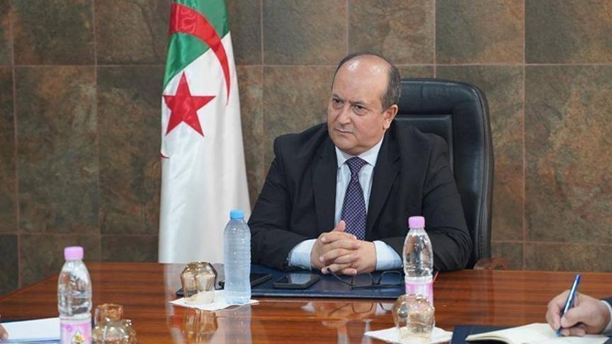 رئيس وزراء الجزائر يزور مصر للمشاركة بأعمال اللجنة العليا المشتركة رئيس وزراء الجزائر يزور مصر للمشاركة بأعمال اللجنة العليا المشتركة