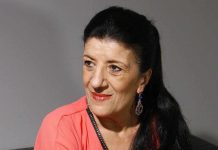 رحيل الفنانة بيونة.. الجزائر تودع ملكة الكوميديا عن 73 عاما رحيل الفنانة بيونة.. الجزائر تودع ملكة الكوميديا عن 73 عاما