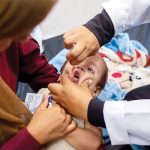 أطباء يحثون الأولياء على تلقيح صغارهم ضد شلل الأطفال أطباء يحثون الأولياء على تلقيح صغارهم ضد شلل الأطفال