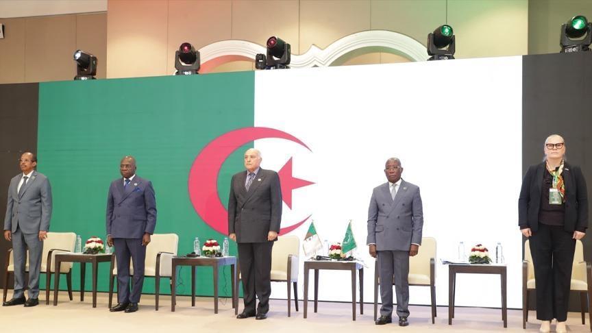 انطلاق ندوة انطلاق ندوة