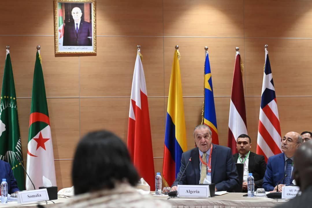 اجتماع تشاوري بين أعضاء مجموعة الـA3+ والأعضاء الجدد اجتماع تشاوري بين أعضاء مجموعة الـA3+ والأعضاء الجدد