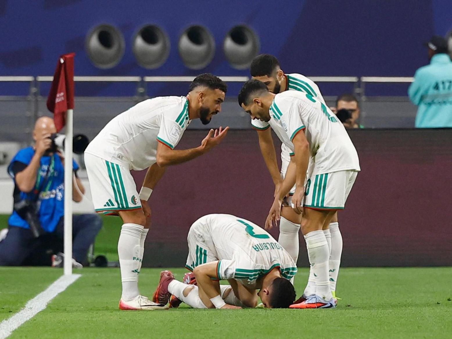 المنتخب الجزائري يكتسح نظيره البحريني في كأس العرب 2025