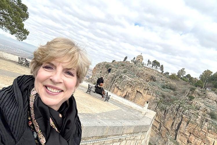 سفراء وسفيرات أمريكا يزورون قسنطينة ويُشهرون للسياحة فيها