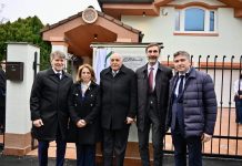 عطاف يدشن سفارة الجزائر بسلوفاكيا ويدعو إلى التعاون في هذه المجالات عطاف يدشن سفارة الجزائر بسلوفاكيا ويدعو إلى التعاون في هذه المجالات