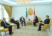 سيفي غريب يحلّ بتونس للمشاركة في أشغال اللجنة المشتركة العليا سيفي غريب يحلّ بتونس للمشاركة في أشغال اللجنة المشتركة العليا