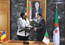 الجزائر وتشاد توقعان على محضر محادثات في مجالي المحروقات والمناجم الجزائر وتشاد توقعان على محضر محادثات في مجالي المحروقات والمناجم