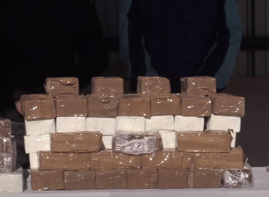 ضبط قرابة قنطارين ونصف من الكيف المعالج مصدره المغرب ضبط قرابة قنطارين ونصف من الكيف المعالج مصدره المغرب