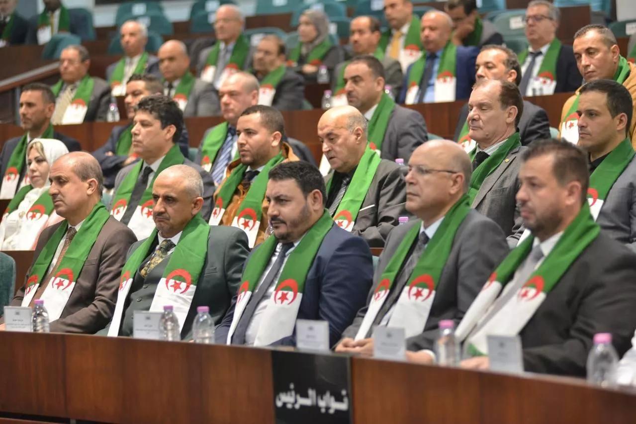 “لا يمكن تجاوز الإرث الاستعماري الثقيل بالصمت أو النسيان” “لا يمكن تجاوز الإرث الاستعماري الثقيل بالصمت أو النسيان”