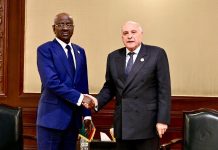 عطاف يتباحث مع نظيره الموريتاني الأوضاع في منطقة الساحل عطاف يتباحث مع نظيره الموريتاني الأوضاع في منطقة الساحل