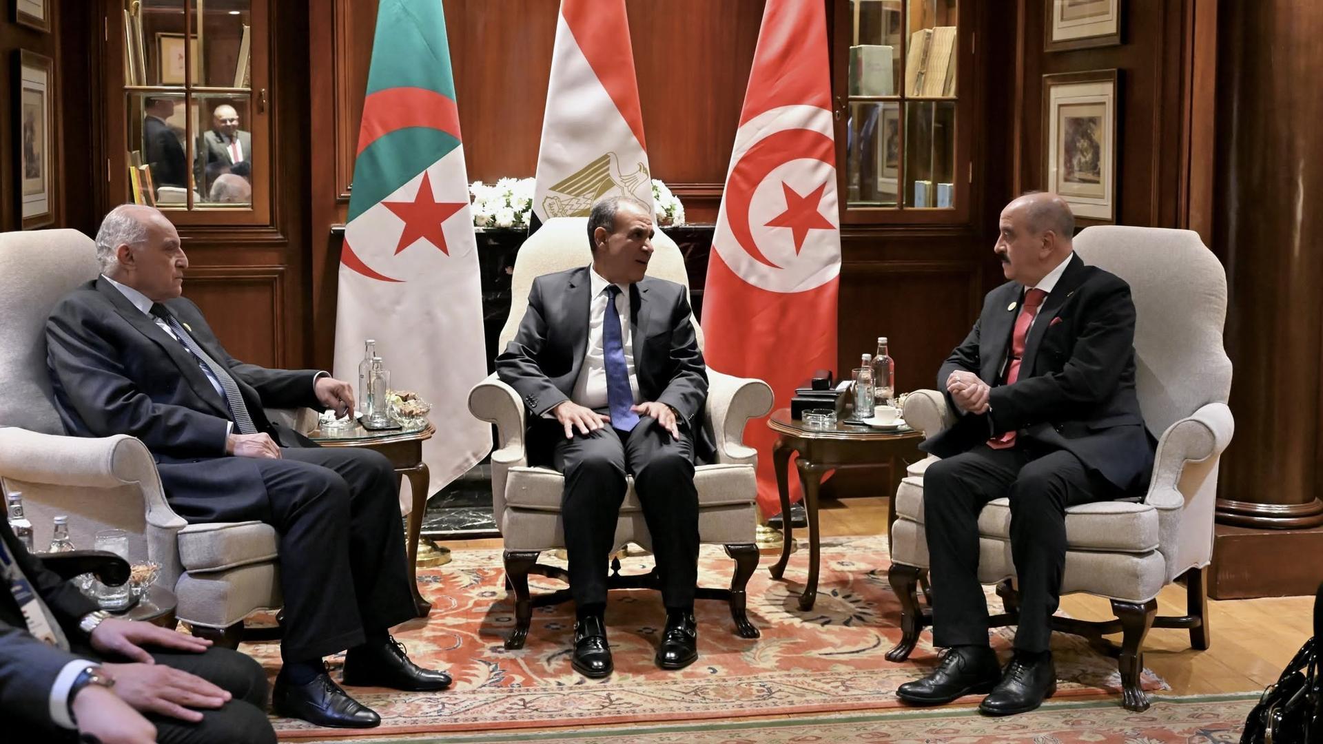 عطاف يشارك في اجتماع ثلاثي حول ليبيا عطاف يشارك في اجتماع ثلاثي حول ليبيا