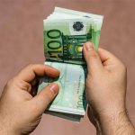 اليمين المتطرف يطالب بتحويل العملة الصعبة من الجزائر إلى فرنسا اليمين المتطرف يطالب بتحويل العملة الصعبة من الجزائر إلى فرنسا