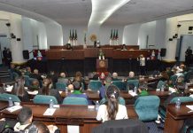 1.9 مليون تلميذ شاركوا في انتخاب أعضاء البرلمان الأول للطفل في الجزائر 1.9 مليون تلميذ شاركوا في انتخاب أعضاء البرلمان الأول للطفل في الجزائر