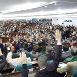 الطبقة السياسية تبارك المصادقة على قانون تجريم الاستعمار الطبقة السياسية تبارك المصادقة على قانون تجريم الاستعمار