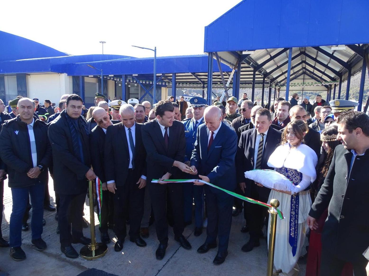 وزير الفلاحة يتفقد مشاريع حيوية لتعزيز الصيد البحري وتربية المائيات وزير الفلاحة يتفقد مشاريع حيوية لتعزيز الصيد البحري وتربية المائيات