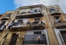 وفاة شخصين في انهيار سقف وأرضية غرفة ببناية في وهران وفاة شخصين في انهيار سقف وأرضية غرفة ببناية في وهران