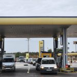 الحكومة الجزائرية تبرر رفع أسعار الوقود الحكومة الجزائرية تبرر رفع أسعار الوقود