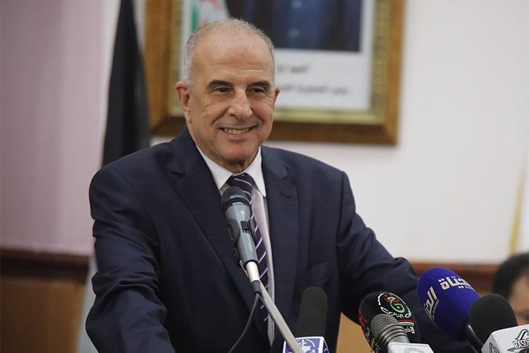 اجتماع مستعجل مع نقابات سيارات الأجرة وناقلي البضائع والمسافرين اجتماع مستعجل مع نقابات سيارات الأجرة وناقلي البضائع والمسافرين