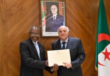 عطاف يتسلم أوراق اعتماد سفير جمهورية ناميبيا بالجزائر عطاف يتسلم أوراق اعتماد سفير جمهورية ناميبيا بالجزائر