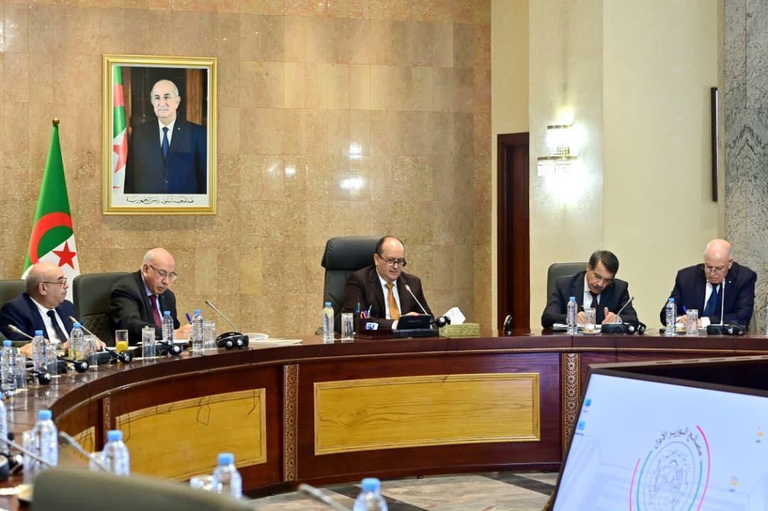 الوزير الأول يترأس الدورة الأولى للمجلس الوطني للاستثمار الوزير الأول يترأس الدورة الأولى للمجلس الوطني للاستثمار