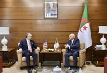 وزير خارجية الجزائر يبحث مع مستشار ترامب قضايا ثنائية وإقليمية وزير خارجية الجزائر يبحث مع مستشار ترامب قضايا ثنائية وإقليمية