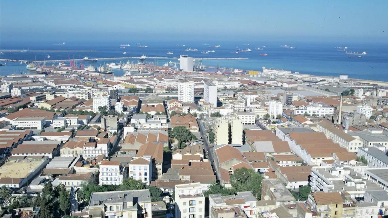 رئيس حزب: المعارض الجزائري في الخارج لم يعد خطرا بل رئيس حزب: المعارض الجزائري في الخارج لم يعد خطرا بل