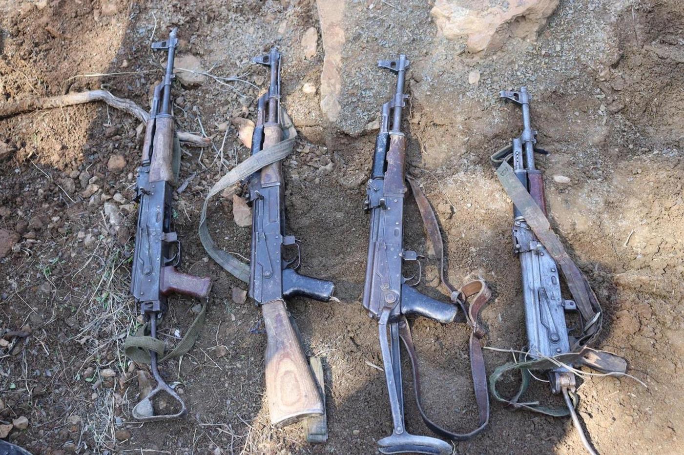 هذا ما استرجعته مفارز الجيش عقب عمليتها النوعية في عين الدفلى هذا ما استرجعته مفارز الجيش عقب عمليتها النوعية في عين الدفلى