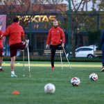 كرة قدم للمبتورين.. مسيرة نجاح للجزائري أوشين في الملاعب التركية كرة قدم للمبتورين.. مسيرة نجاح للجزائري أوشين في الملاعب التركية