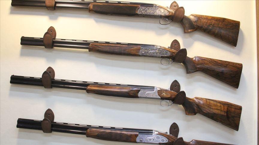 مرسوم تنفيذي يحدّد شروط ممارسة نشاط “بيع الأسلحة” في الجزائر مرسوم تنفيذي يحدّد شروط ممارسة نشاط “بيع الأسلحة” في الجزائر