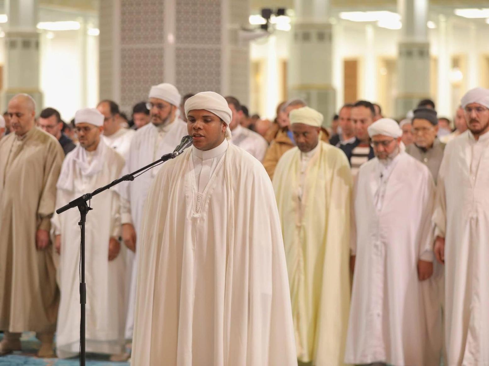 من جامع الجزائر إلى مسجد بن باديس.. وجهات الجزائريين في التراويح من جامع الجزائر إلى مسجد بن باديس.. وجهات الجزائريين في التراويح