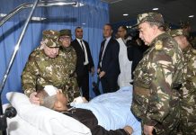 تحطم طائرة عسكرية ببوفاريك: الفريق أول شنقريحة يتفقد المصابين تحطم طائرة عسكرية ببوفاريك: الفريق أول شنقريحة يتفقد المصابين