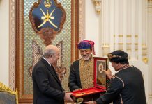 الرئيس تبون يتلقى تهاني العيد من سلطان عُمان الرئيس تبون يتلقى تهاني العيد من سلطان عُمان