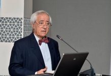 هكذا باع الوزير طمار مؤسسات اقتصادية بالدينار الرمزي! هكذا باع الوزير طمار مؤسسات اقتصادية بالدينار الرمزي!