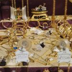 أسعار الذهب تحت المجهر… وحملات رقابية لكشف الغش أسعار الذهب تحت المجهر… وحملات رقابية لكشف الغش