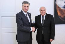 عطاف يبحث مع الوزير الأول الكرواتي تعزيز التعاون عطاف يبحث مع الوزير الأول الكرواتي تعزيز التعاون