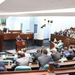 النواب يصوتون على قانون الانتخابات وسط جدل النواب يصوتون على قانون الانتخابات وسط جدل