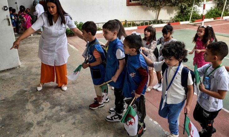 مجلة ماريان: استئصال اللغة الفرنسية في الجزائر يمضي قدمًا مجلة ماريان: استئصال اللغة الفرنسية في الجزائر يمضي قدمًا