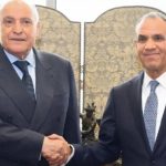 عطاف يجري مكالمة هاتفية مع نظيره المصري عطاف يجري مكالمة هاتفية مع نظيره المصري