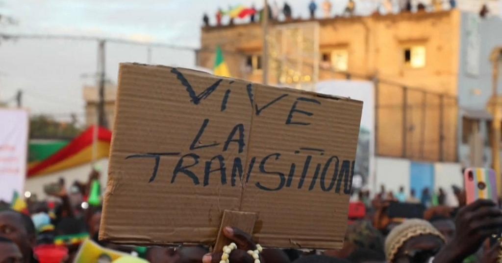 Mali leaders join thousands at anti-sanctions rally