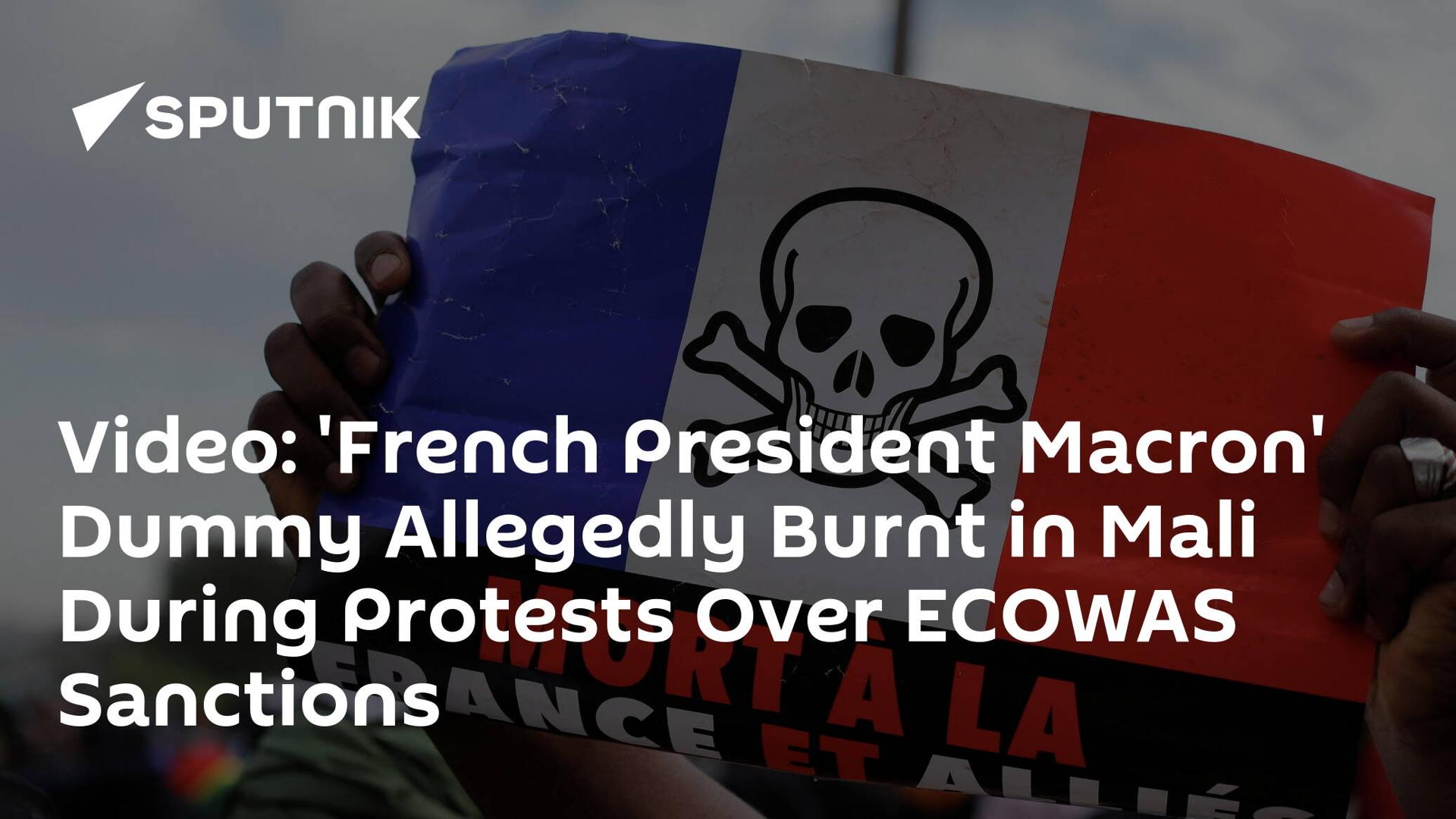 Video: 'French President Macron' Dummy Allegedly Burnt in Mali During Protests Over ECOWAS Sanctions Video: 'French President Macron' Dummy Allegedly Burnt in Mali During Protests Over ECOWAS Sanctions