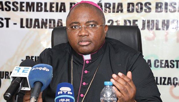 Church promises work at the height of the elections Church promises work at the height of the elections