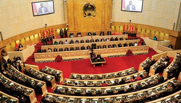 Civil Service Basic Law reinforces employees' rights Civil Service Basic Law reinforces employees' rights