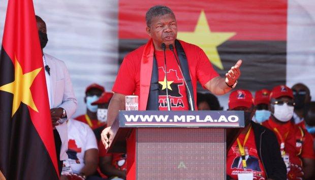 MPLA president announces works on the Mavinga-Rivungo road MPLA president announces works on the Mavinga-Rivungo road