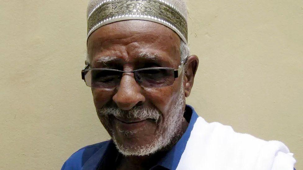 Hadraawi: The Somali poet whose readings were like rock concerts Hadraawi: The Somali poet whose readings were like rock concerts