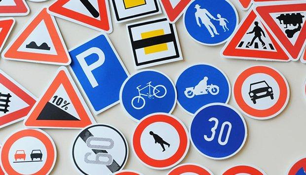 Driving schools urged to review certification criteria Driving schools urged to review certification criteria