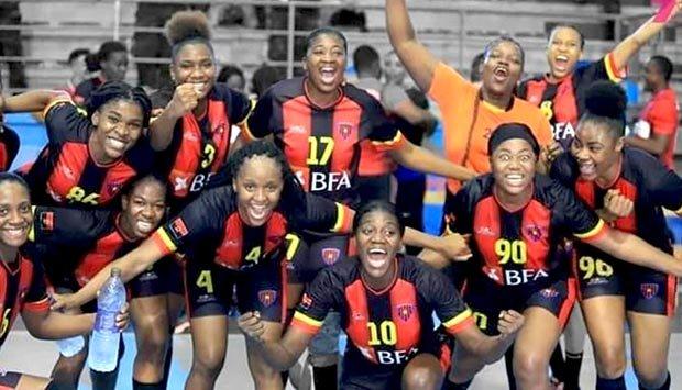 Senior Women's Handball: Soldiers rehearse Senior Women's Handball: Soldiers rehearse